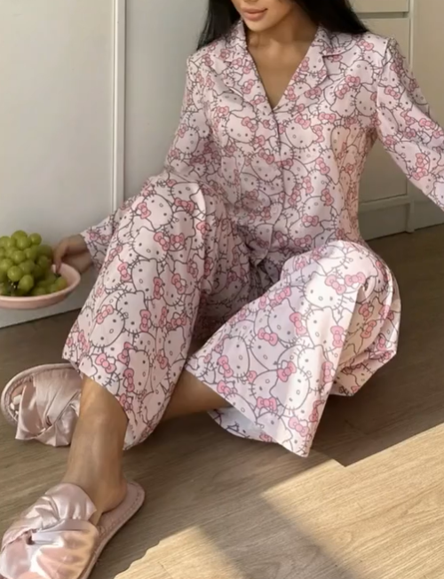 2-Piece Women's Hello Kitty Print Long Sleeve Button-Down Pajama Set with Pants
