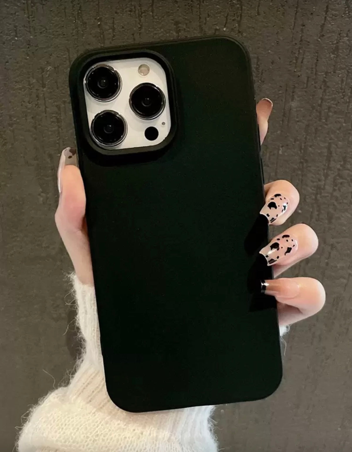 Black Large Hole Candy Minimalist Solid Color Matte Creative Anti-Fall Phone Case Suitable For 14 promax