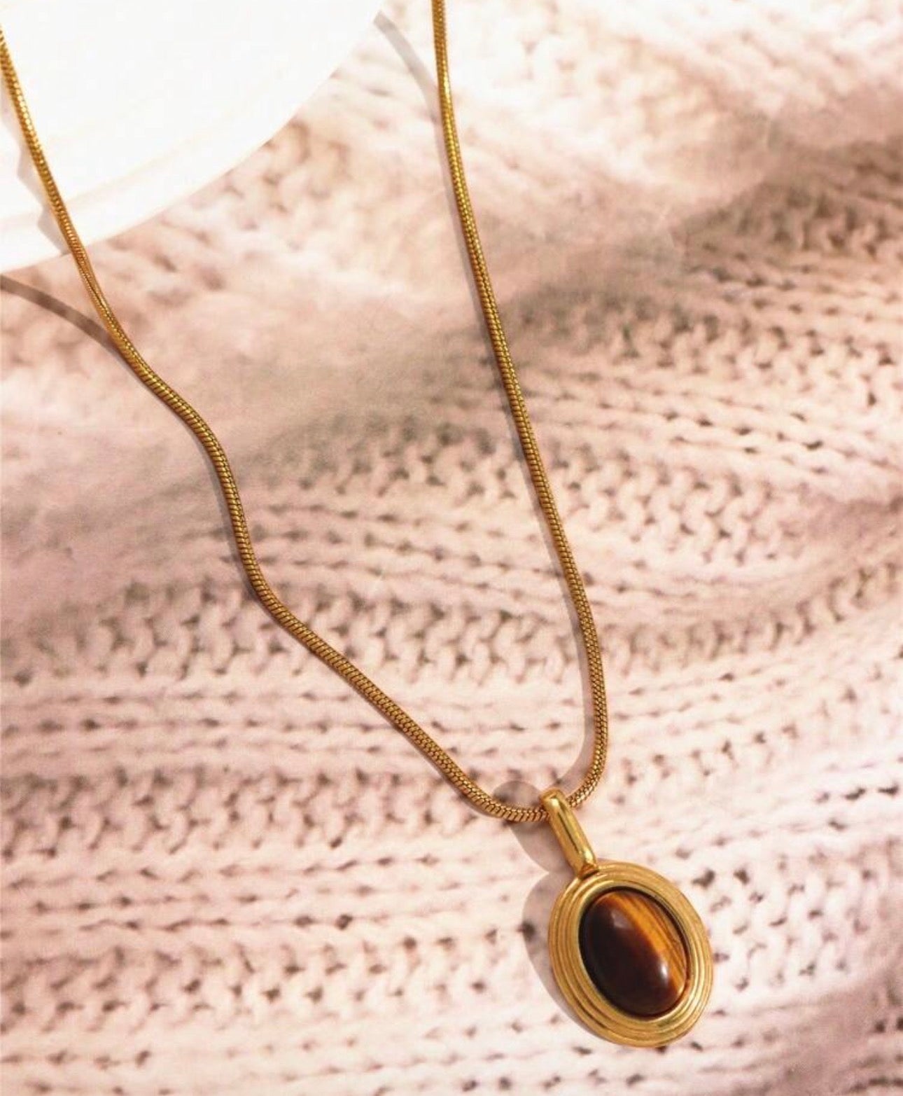 1pc Vintage Oval Black White Brown Stone Charm Necklace 18K Gold Plated Stainless Steel Small Cute Pendant Necklaces Jewelry Gift For Women