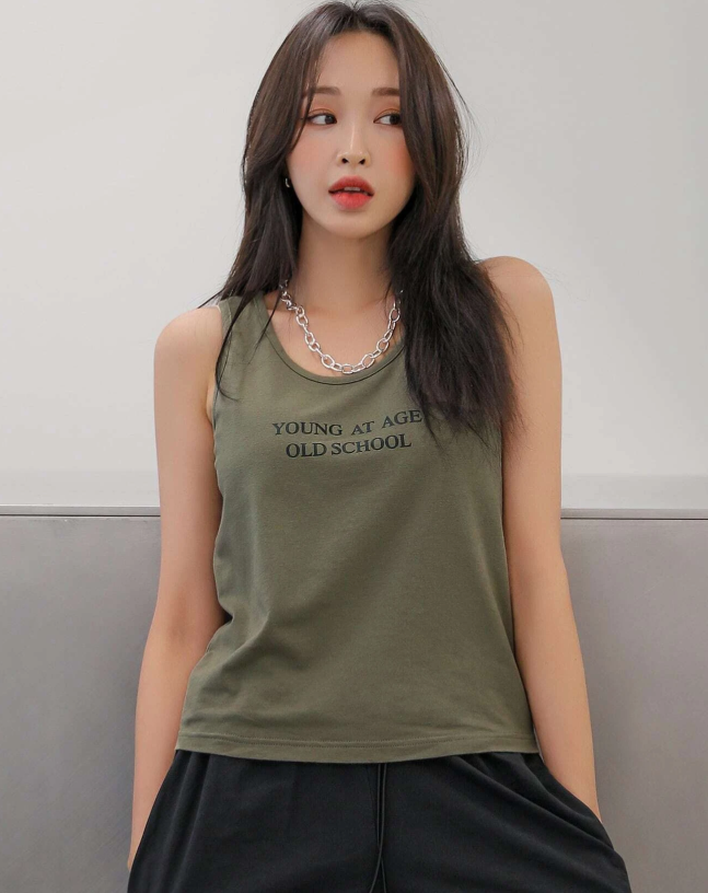 DAZY Slogan Graphic Tank Top YOUNG AT AGE OLD SCHOOL