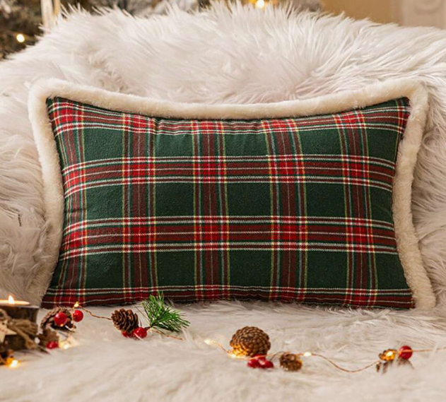 Fur Trim Pillow Cover, Farmhouse Style Polyester Rectangular Plaid