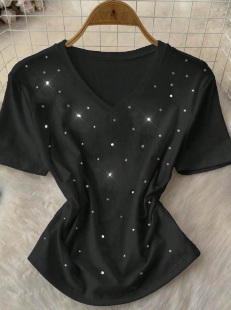 Franclia Women's V-Neck Pearl Embellished Short Sleeve T-Shirt, Suitable for Spring and Summer