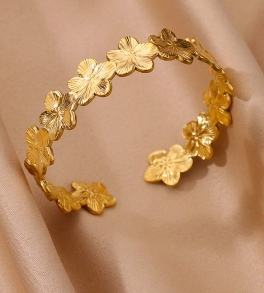 1 Piece Vintage Flower Bracelet for Women Gold Color Stainless Steel Geometric Flower Design Bracelet Jewelry Gift for Christmas, Valentine's Day, Mom, Mother, Mother's Day