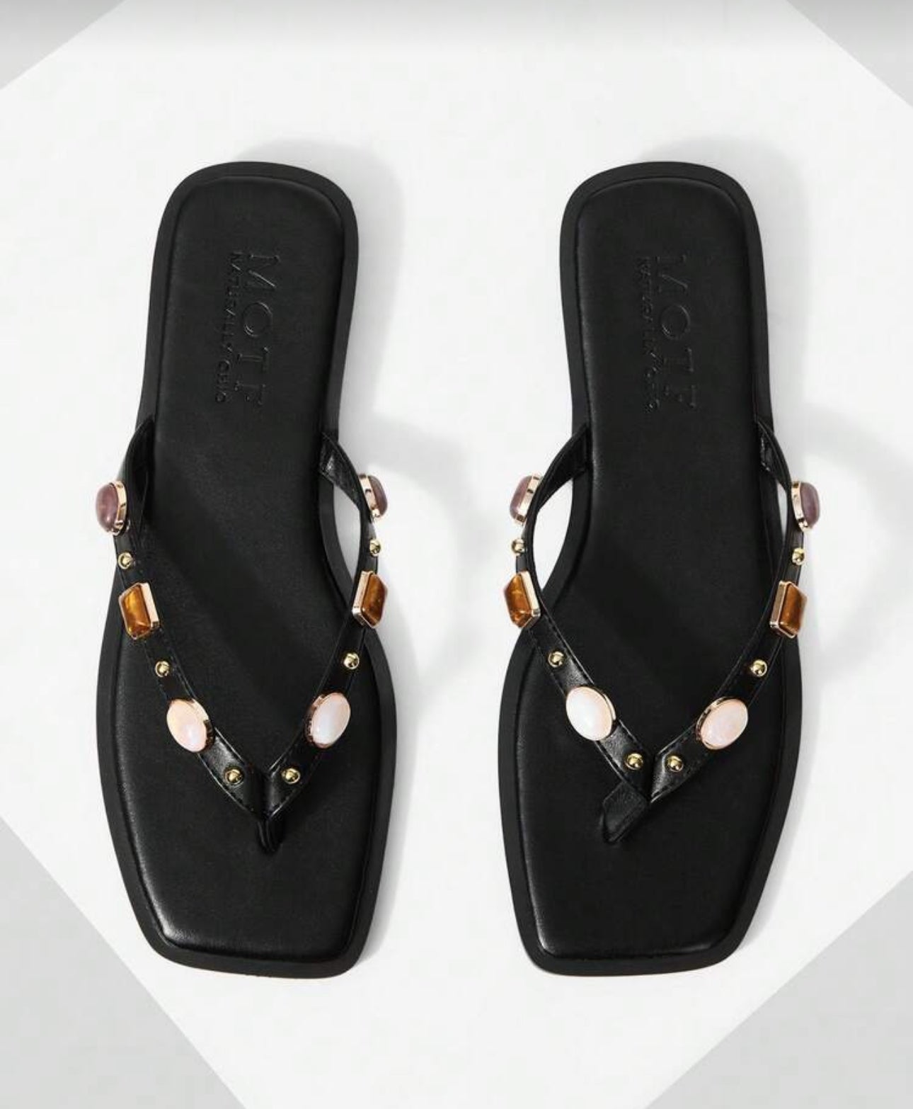 MOTF SPRING AND SUMMER NEW OUTDOOR WOMEN'S FLAT BOTTOM SQUARE TOE BLACK PINCH SLIPPERS WOMEN'S THICK BOTTOM NON-SLIP CASUAL VERSATILE BEACH SANDALS SUMMER SHOES