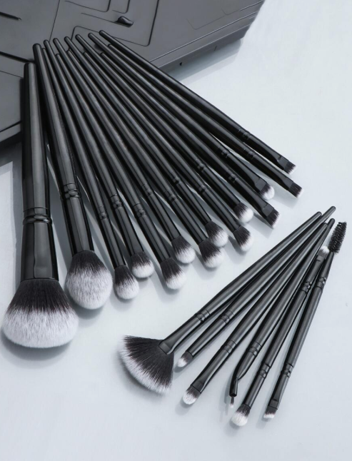 Makeup Brush Set, 20 Pieces Classic Multifunctional Makeup Brushes for Makeup, Cream, Powder, Liquid, Foundation, Lotion, Moisturizer, Gel, Peel-Off and Masks