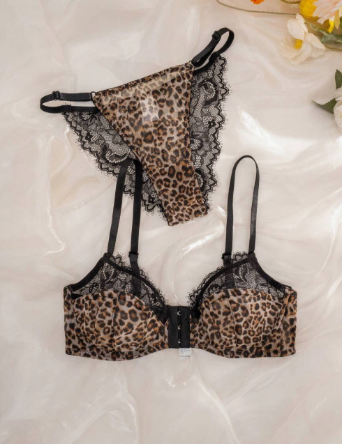 SHEIN Women's 2-Piece Lingerie Set with Leopard Print, Lace Front Closure, Wireless, Slim and Comfortable Cups