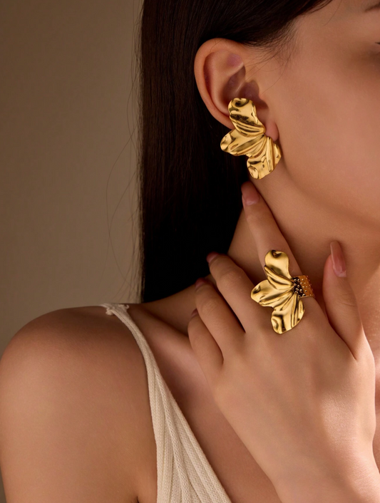 2-piece jewelry set with stainless steel half-flower-shaped golden earrings and ring with exaggerated design, suitable for women's daily wear or as a gift for Valentine's Day, Mom, Mother, Mother's Day