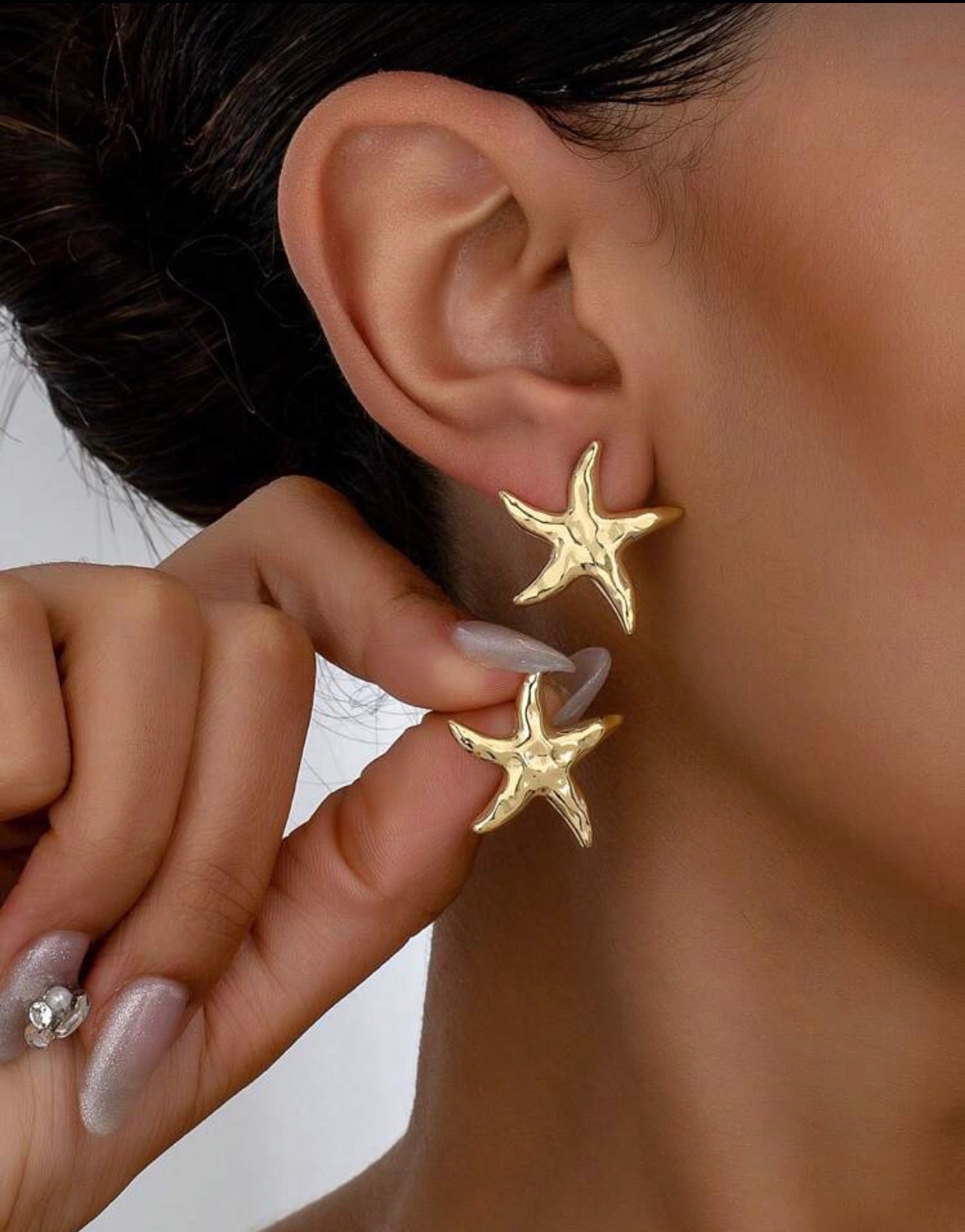 1pair Stylish Elegant Asymmetrical Starfish Stud Earrings With Ocean Theme