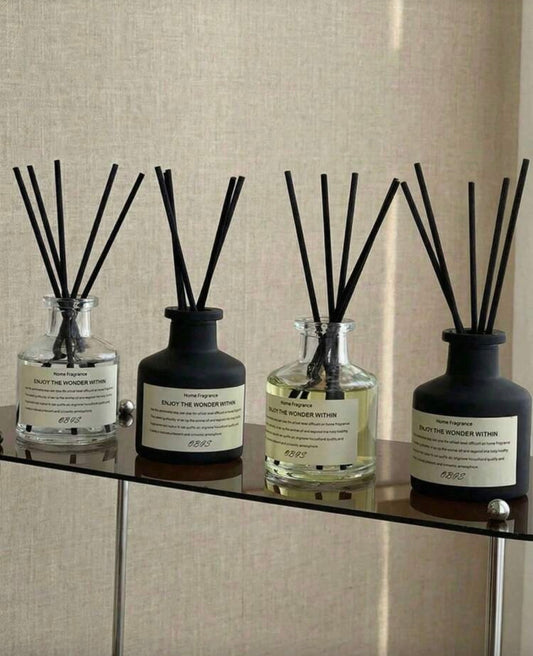 1 Set (1 Bottle Of Essential Oil + 4 Incense Sticks) Flameless Home Essential Oil Diffuser Set, Long-Lasting Fragrance, Suitable For Bedroom, Bathroom, Living Room And Other Occasions. It Can Be Used For Aromatherapy, Indoor Freshening And Fragrance Diffu