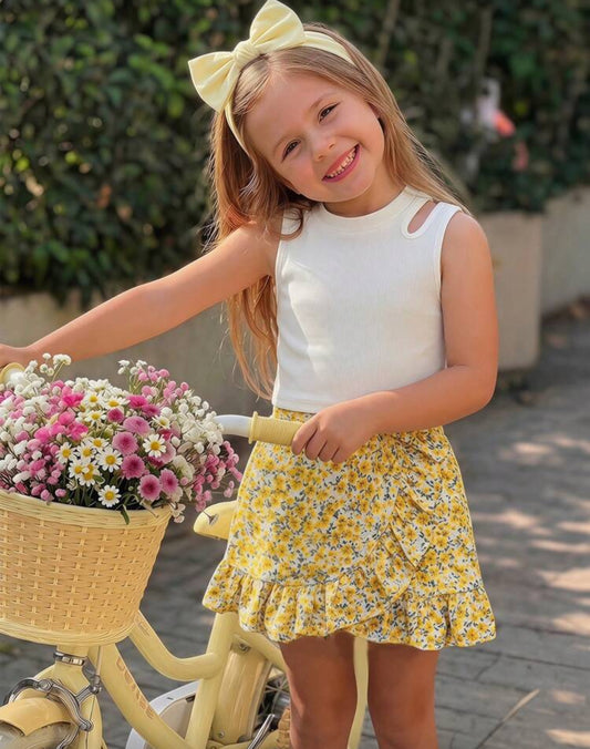 Emery Rose Kids Emery Rose Kids Young Girl Summer Vacation Solid Color Hollow-Out Camisole And Ditsy Floral Ruffle Hem Mini Skirt Set Holiday Vacation Girls Ditsy Floral T-Shirt & Shorts Co-Ord Set, Casual Vacation Round Neck Short Sleeve Knit Ribbed Tee
