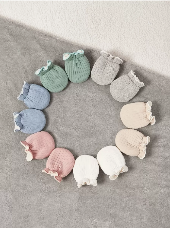 Random 3 Pairs Kids Gloves